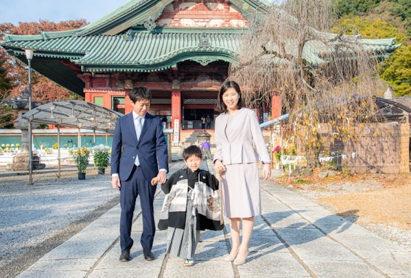 両親と子どもの七五三の服装イメージ